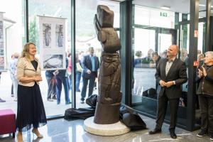 Odkritje restavriranega spomenika (Foto Katarina R. Ipavec) (2)-1800